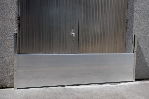 Preview: HOWA KIT - Hochwasserschutz - Breite 1,20 m - Höhe 80 cm